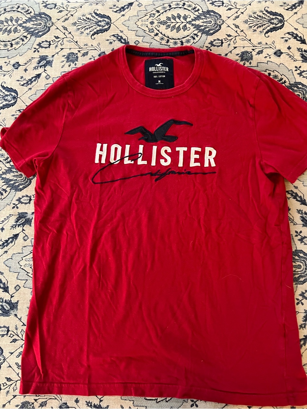 classic red Hollister California t-shirt size Med